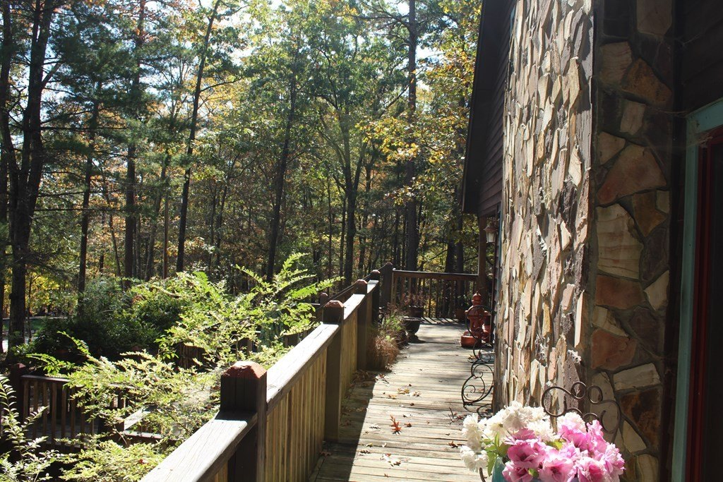Murphy, North Carolina, 28906, United States, 2 Bedrooms Bedrooms, ,4 BathroomsBathrooms,Residential,For Sale,1915362
