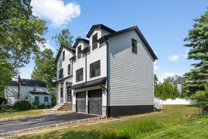 Chatham Boro, New Jersey, 07928, United States, 5 Bedrooms Bedrooms, ,6 BathroomsBathrooms,Residential,For Sale,2002999