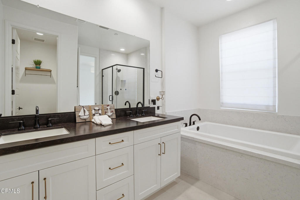 Santa Paula, California, 93060, United States, 4 Bedrooms Bedrooms, ,3 BathroomsBathrooms,Residential,For Sale,2036590