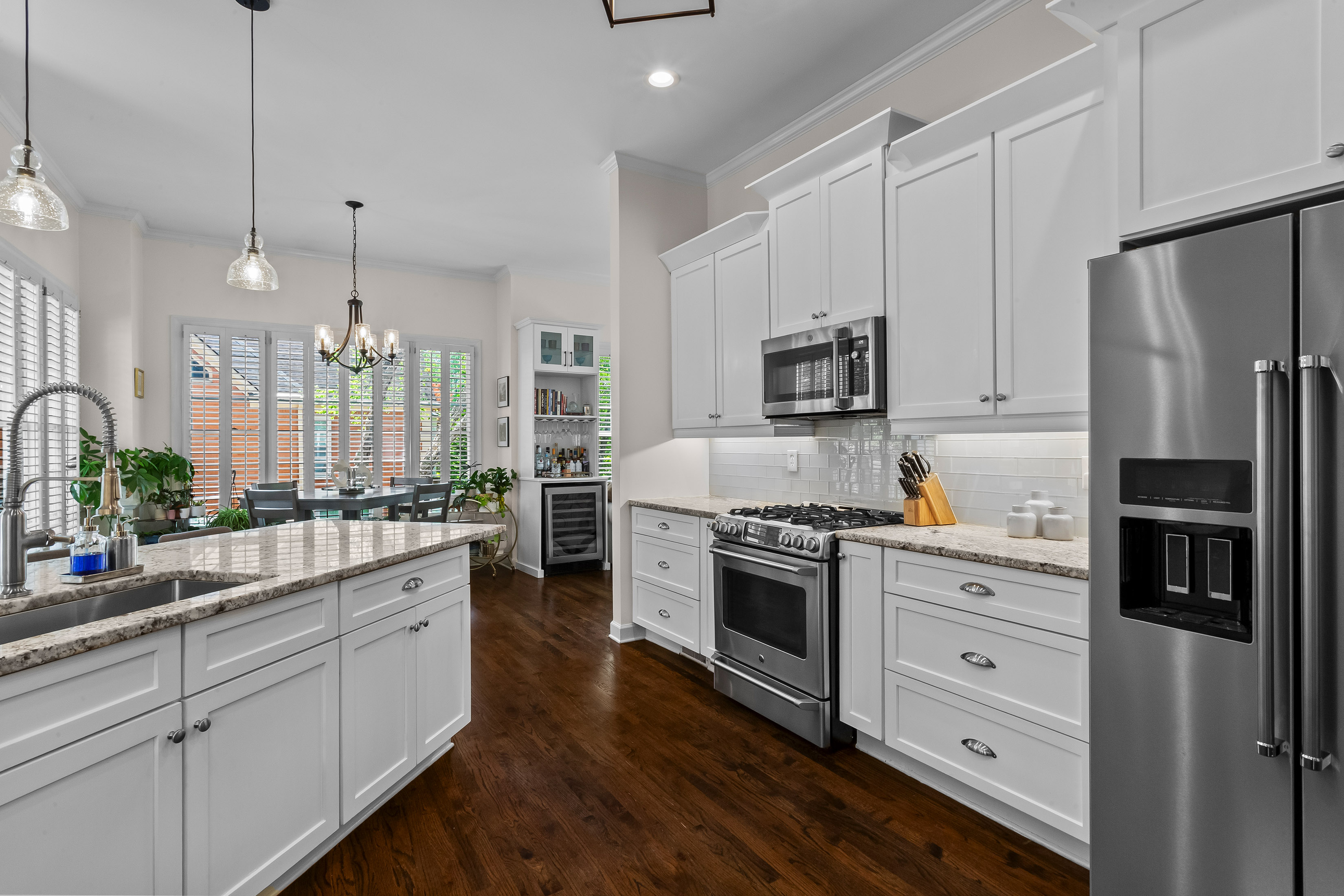  Timeless Elegance in Roswell