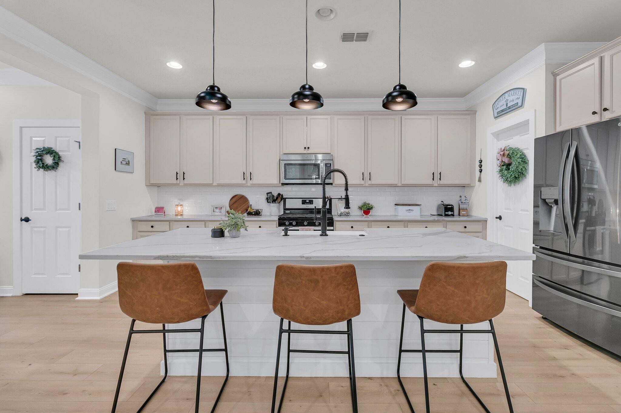 Charleston, South Carolina, 29414, United States, 4 Bedrooms Bedrooms, ,3 BathroomsBathrooms,Residential,For Sale,1979089