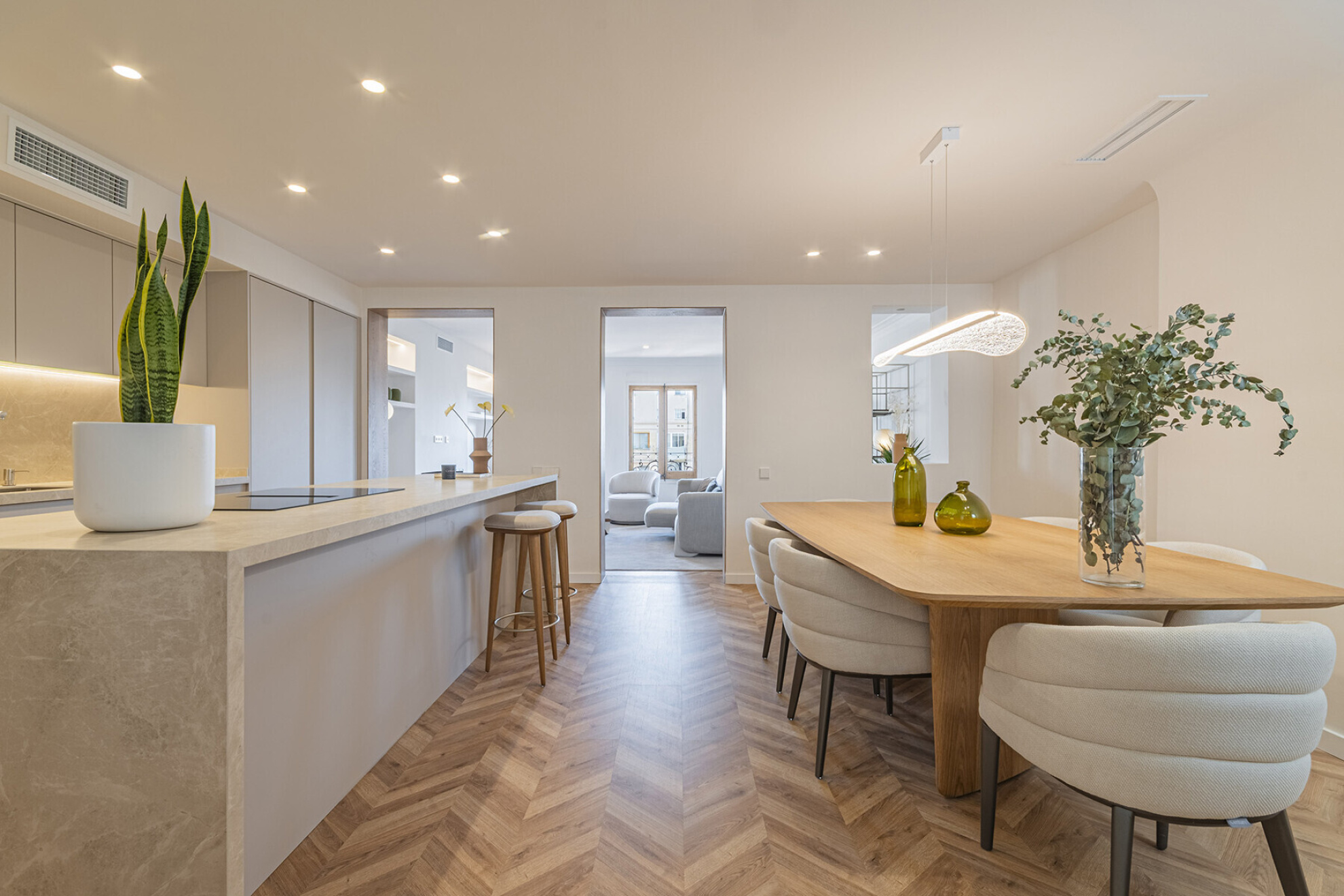  Exclusive brand new property in Girona pedestrian street in Quadrat d