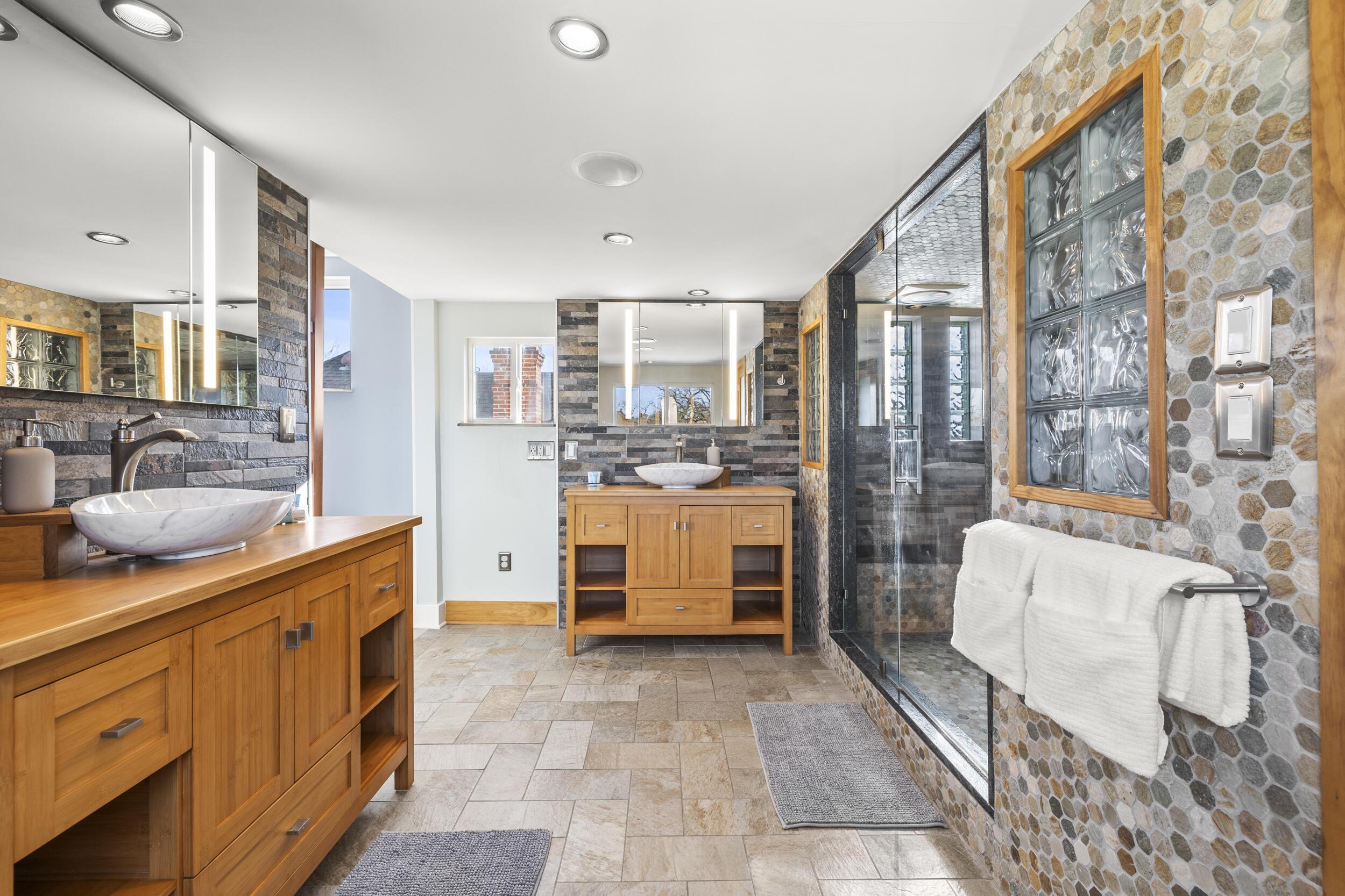 Columbus, Ohio, 43205, United States, 4 Bedrooms Bedrooms, ,4 BathroomsBathrooms,Residential,For Sale,2000888