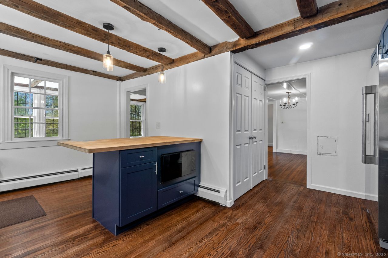 Woodbury, Connecticut, 06798, United States, 4 Bedrooms Bedrooms, ,3 BathroomsBathrooms,Residential,For Sale,1890023
