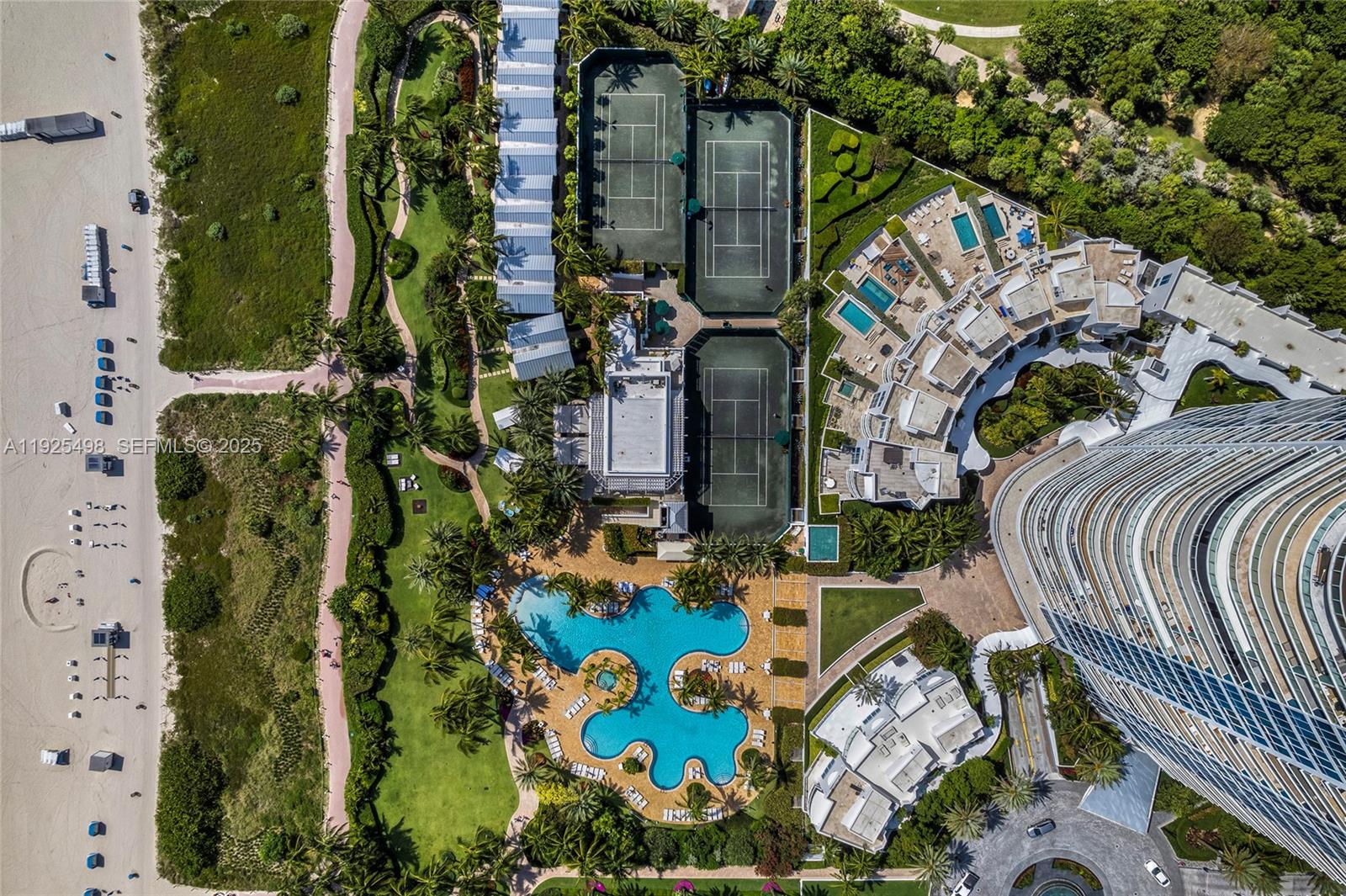 Miami Beach, Florida, 33139, United States, 3 Bedrooms Bedrooms, ,4 BathroomsBathrooms,Residential,For Sale,2003256