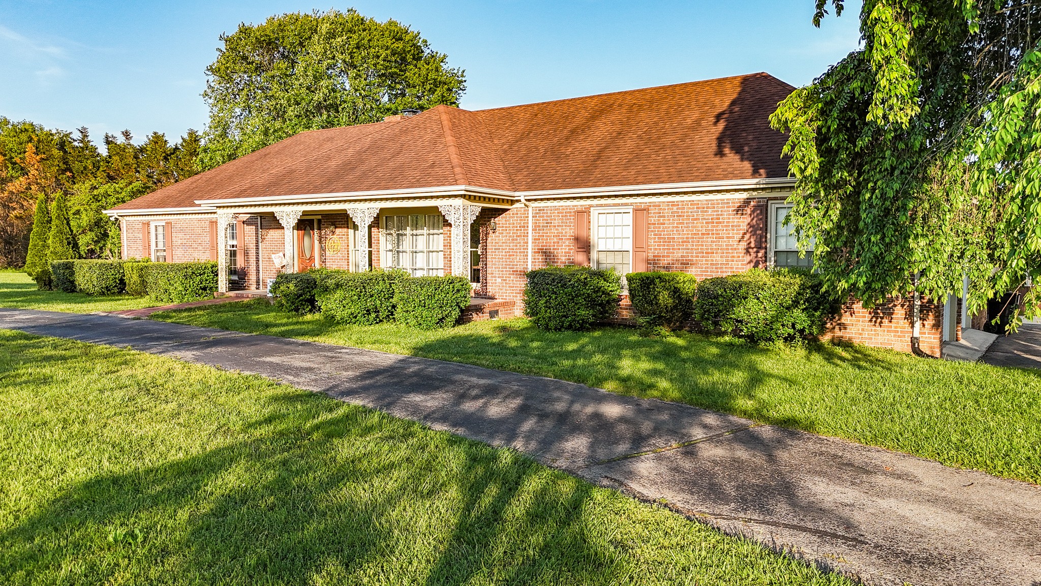 Tullahoma, Tennessee, 37388, United States, 3 Bedrooms Bedrooms, ,4 BathroomsBathrooms,Residential,For Sale,1794204