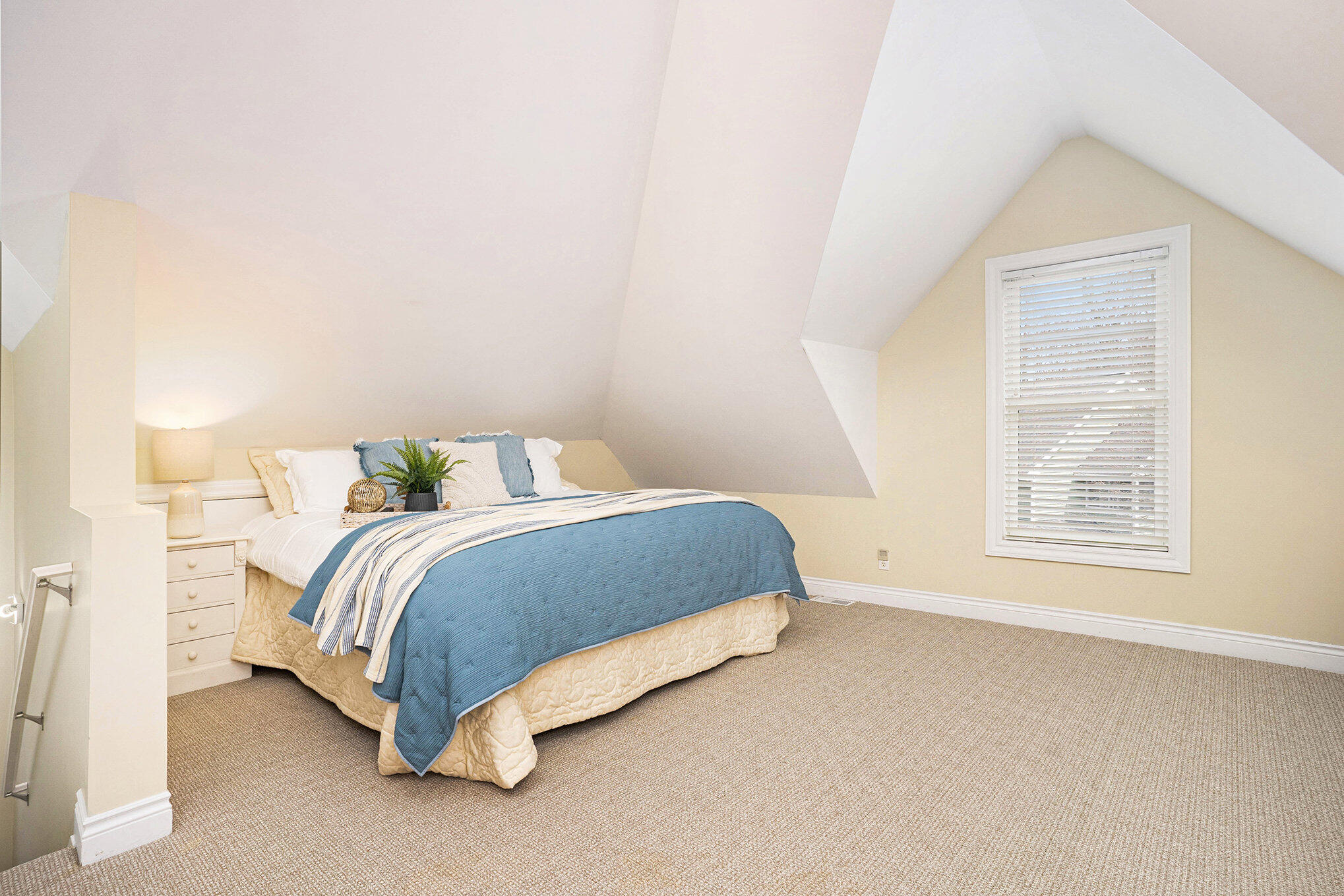 South Haven, Michigan, 49090, United States, 4 Bedrooms Bedrooms, ,4 BathroomsBathrooms,Residential,For Sale,1945011