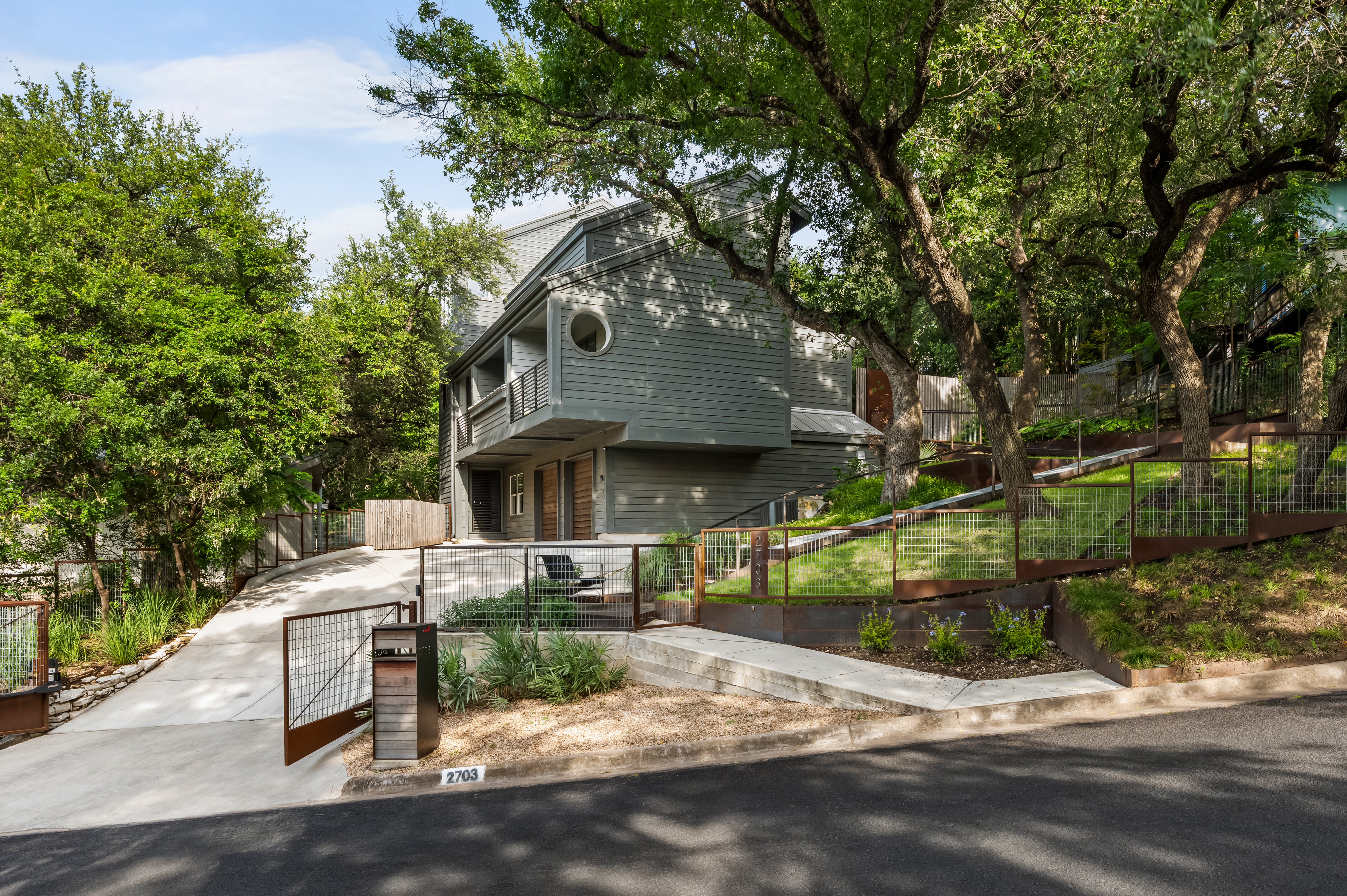  Tarrytown Home with Personality, Privacy, and a Pool - 物件實景