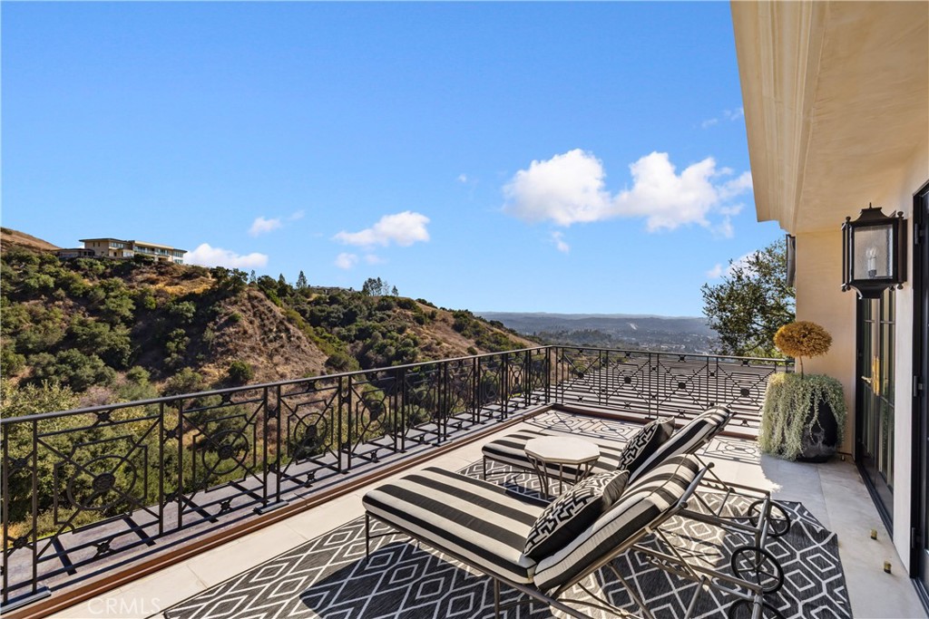 Glendora, California, 91741, United States, 6 Bedrooms Bedrooms, ,6 BathroomsBathrooms,Residential,For Sale,1987955