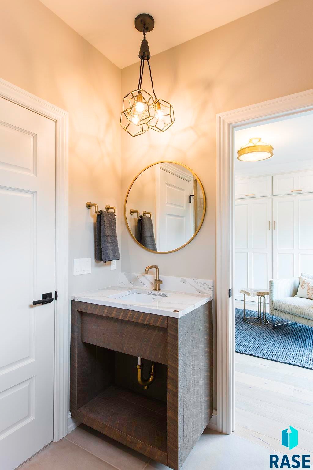 Sioux Falls, South Dakota, 57106, United States, ,Residential,For Sale,1986514