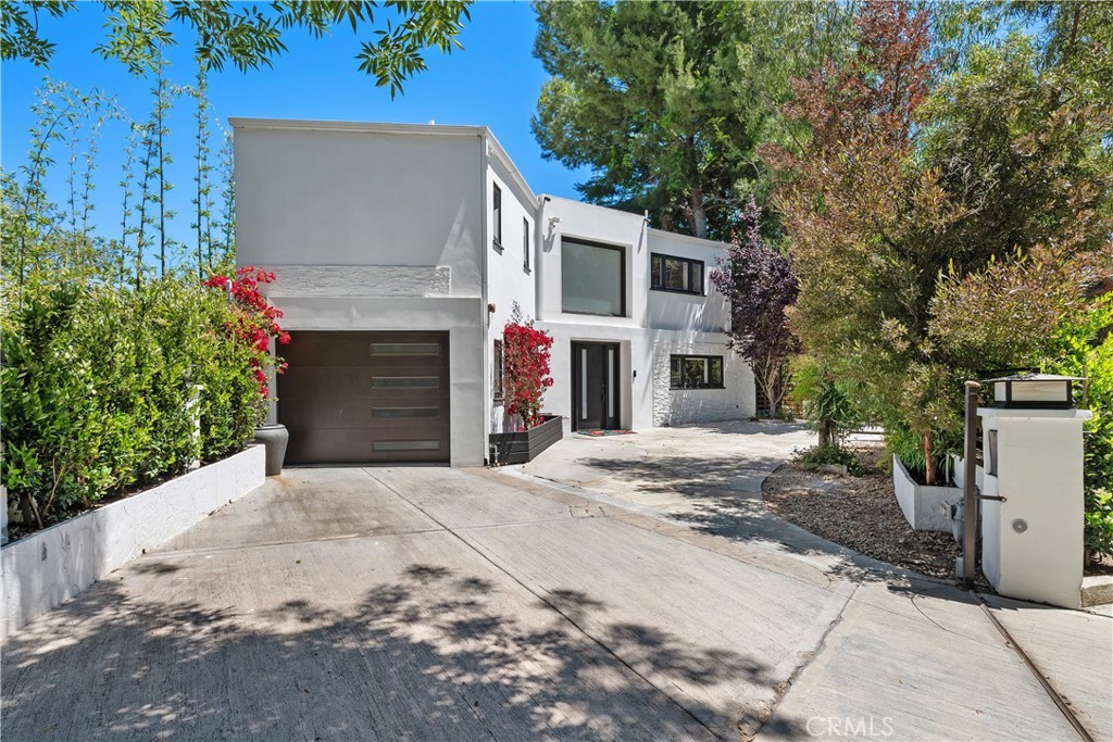 Los Angeles, California, 90046, United States, 3 Bedrooms Bedrooms, ,4 BathroomsBathrooms,Residential,For Sale,1817494