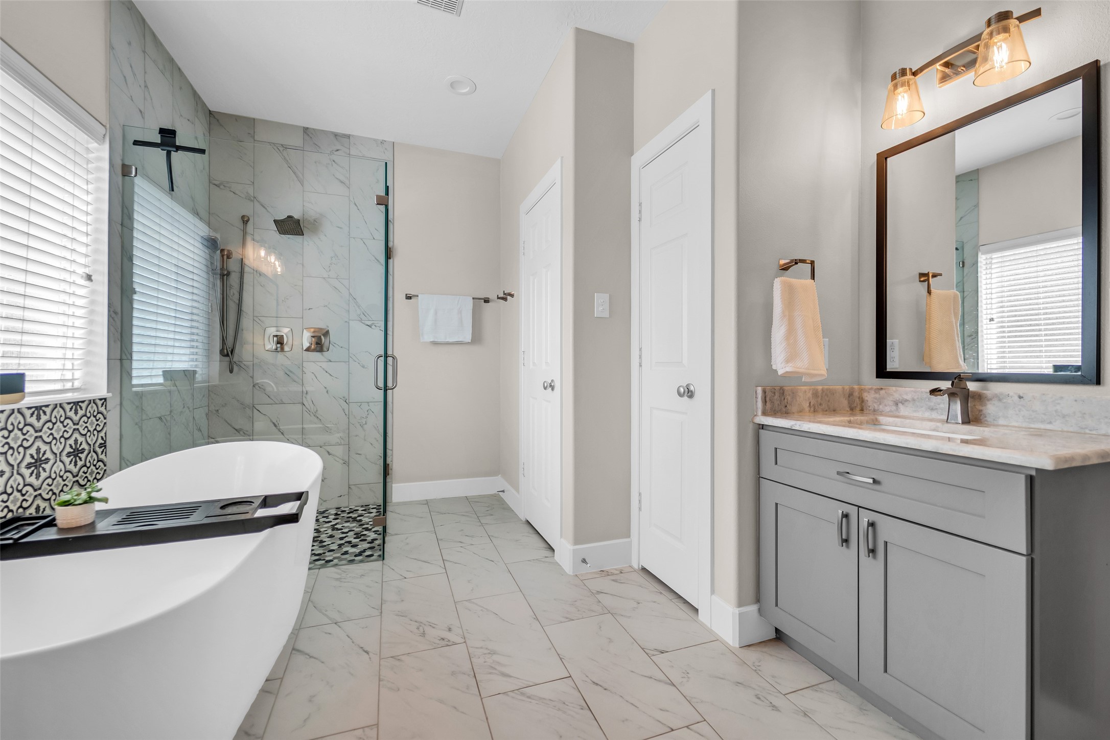 Katy, Texas, 77494, United States, 5 Bedrooms Bedrooms, ,4 BathroomsBathrooms,Residential,For Sale,1971356