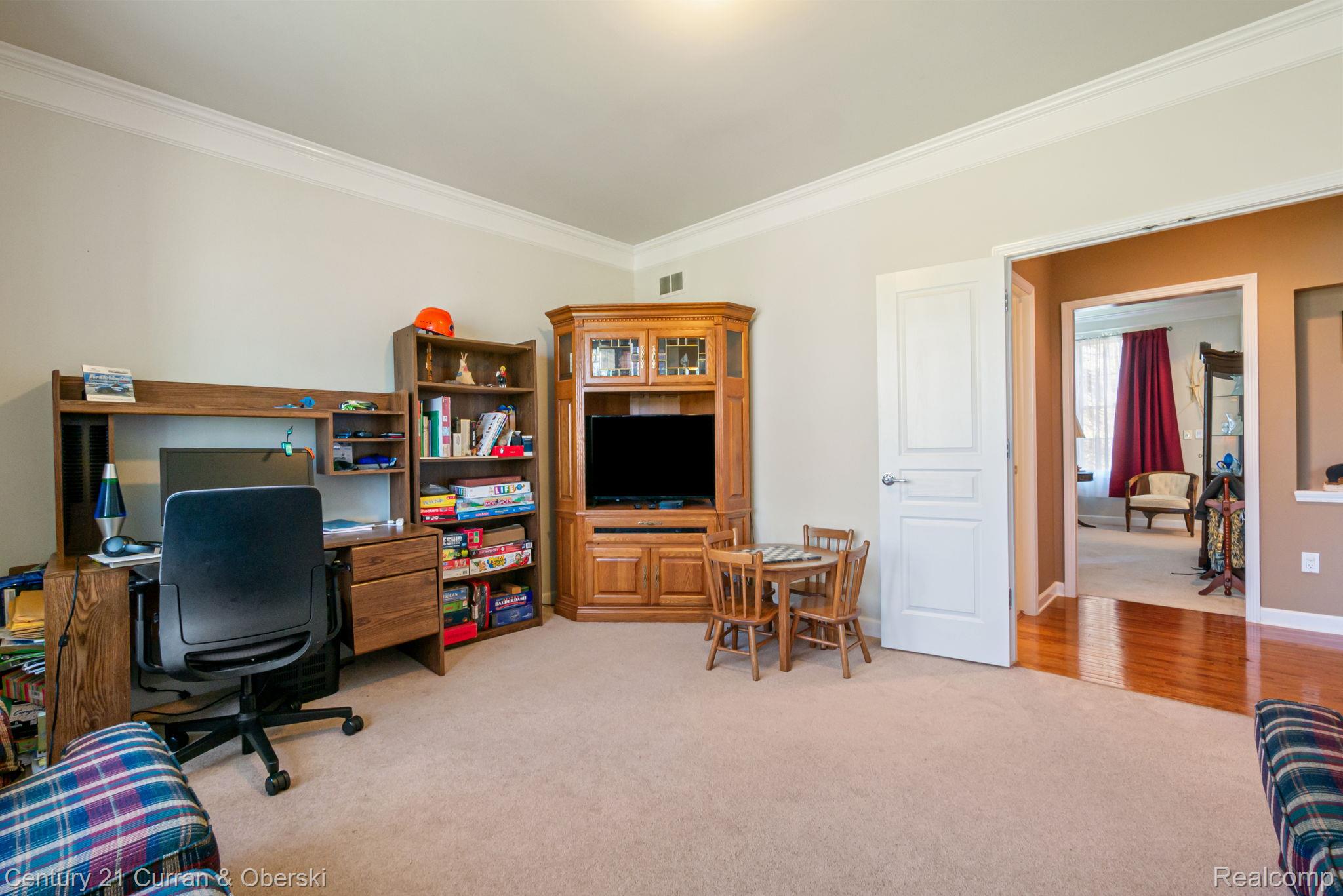 Northville, Michigan, 48168, United States, 5 Bedrooms Bedrooms, ,6 BathroomsBathrooms,Residential,For Sale,2048857