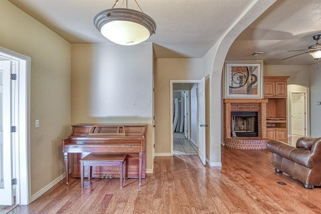 Noble, Oklahoma, 73068, United States, 6 Bedrooms Bedrooms, ,4 BathroomsBathrooms,Residential,For Sale,1978197