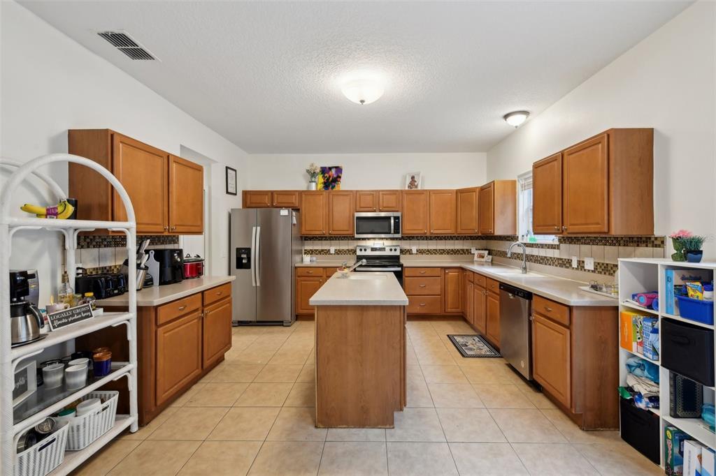 Leesburg, Florida, 34748, United States, 6 Bedrooms Bedrooms, ,5 BathroomsBathrooms,Residential,For Sale,1785536