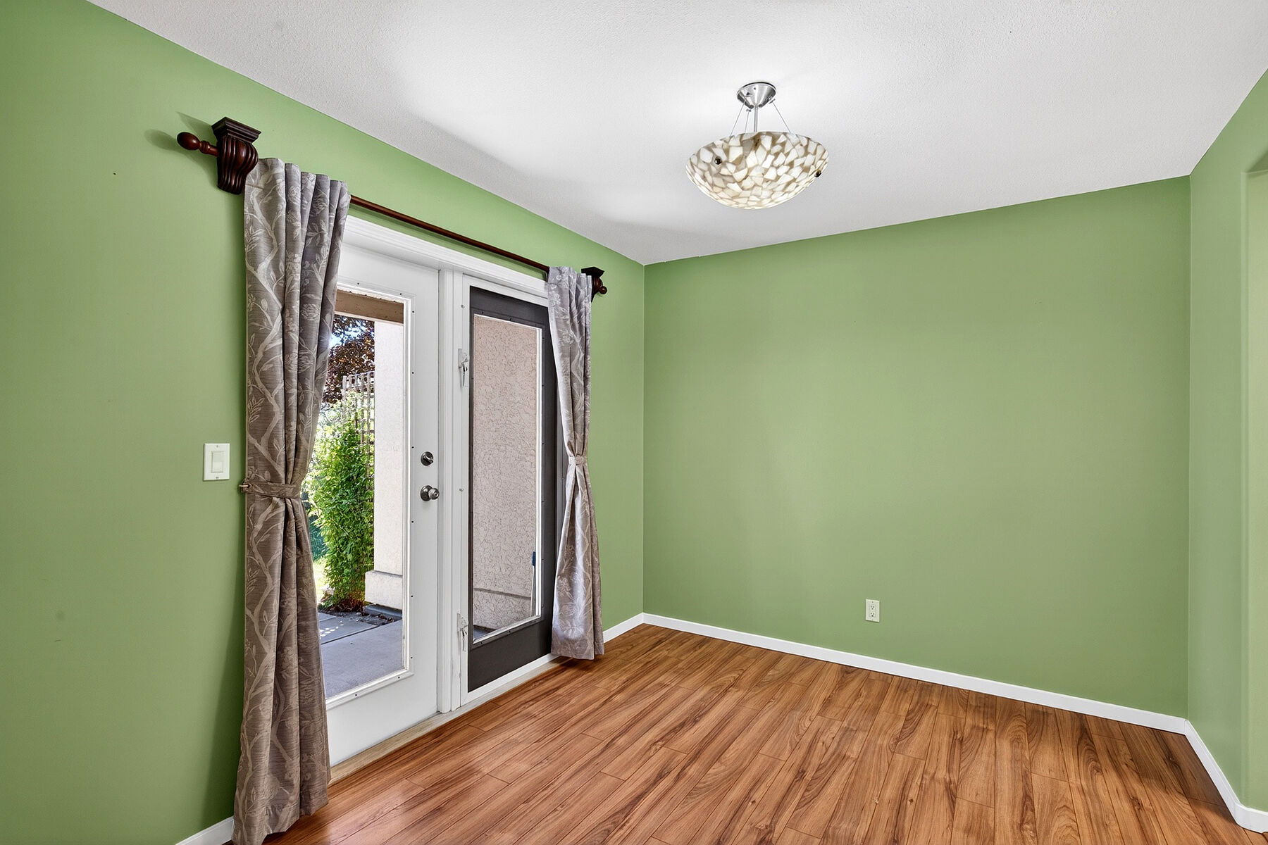  Move-In Ready Townhome - 物件實景
