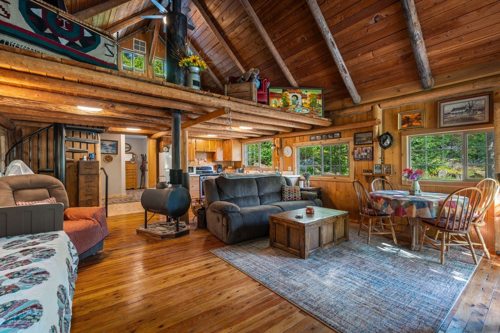 Bonners Ferry, Idaho, 83805, United States, 3 Bedrooms Bedrooms, ,4 BathroomsBathrooms,Residential,For Sale,1984473