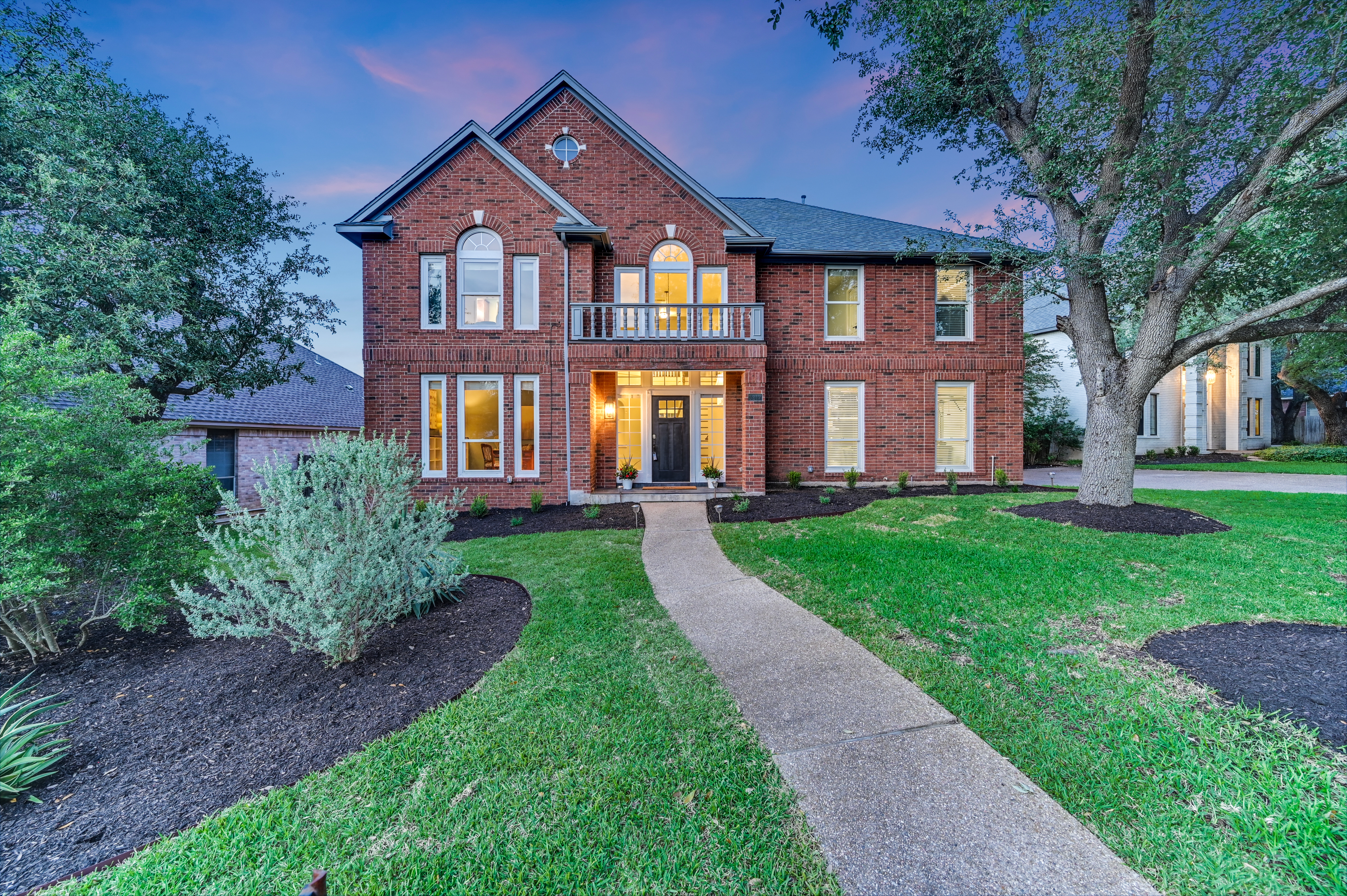  Impeccably Updated River Place Home Blending Warmth, Style & Luxury - 物件實景