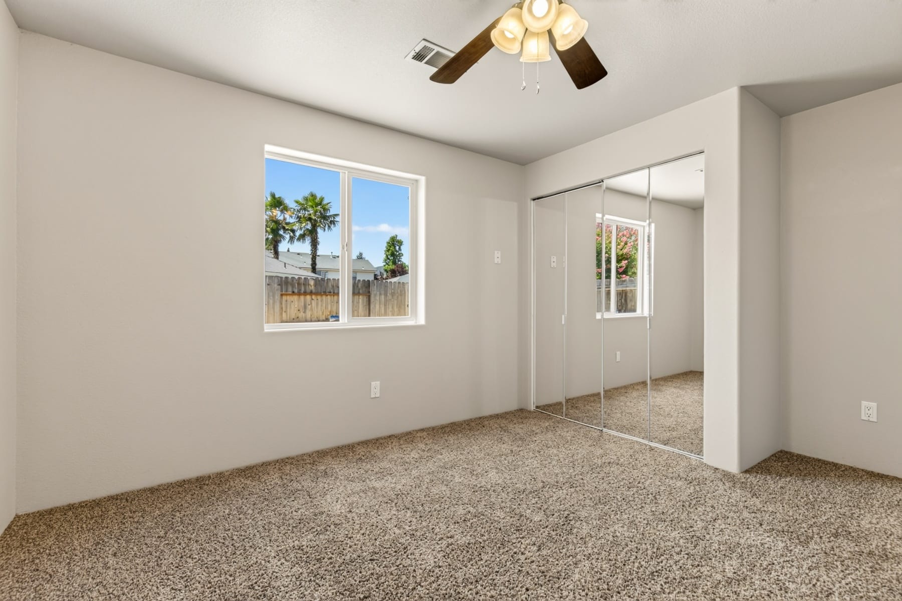  182 Justin Court Central Point, OR 97502 - 物件實景