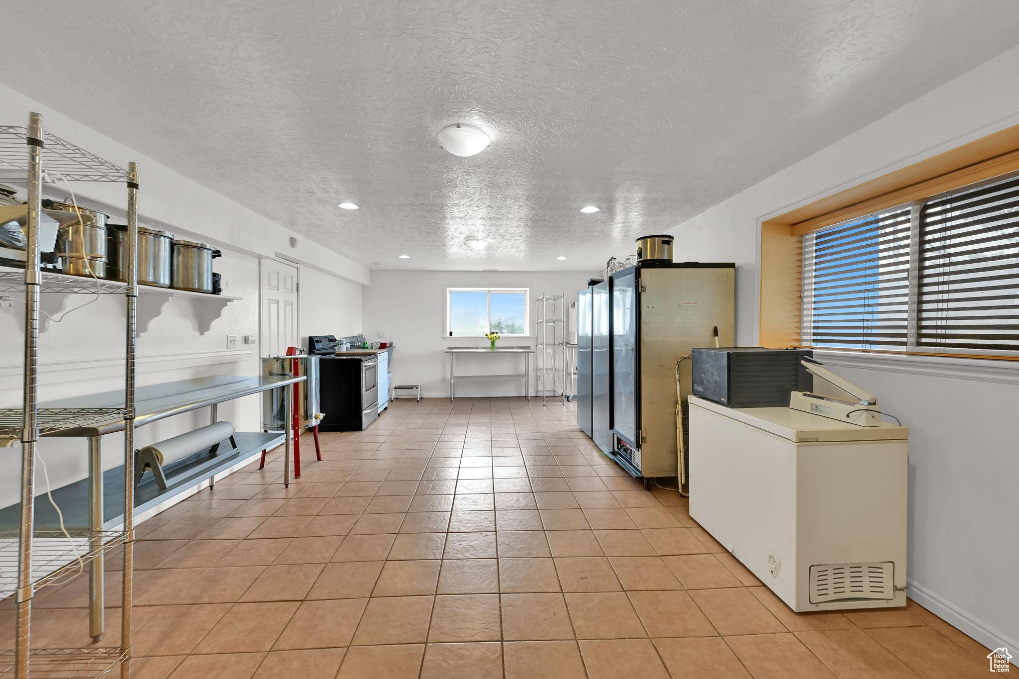 Tremonton, Utah, 84337, United States, 4 Bedrooms Bedrooms, ,3 BathroomsBathrooms,Residential,For Sale,1924806