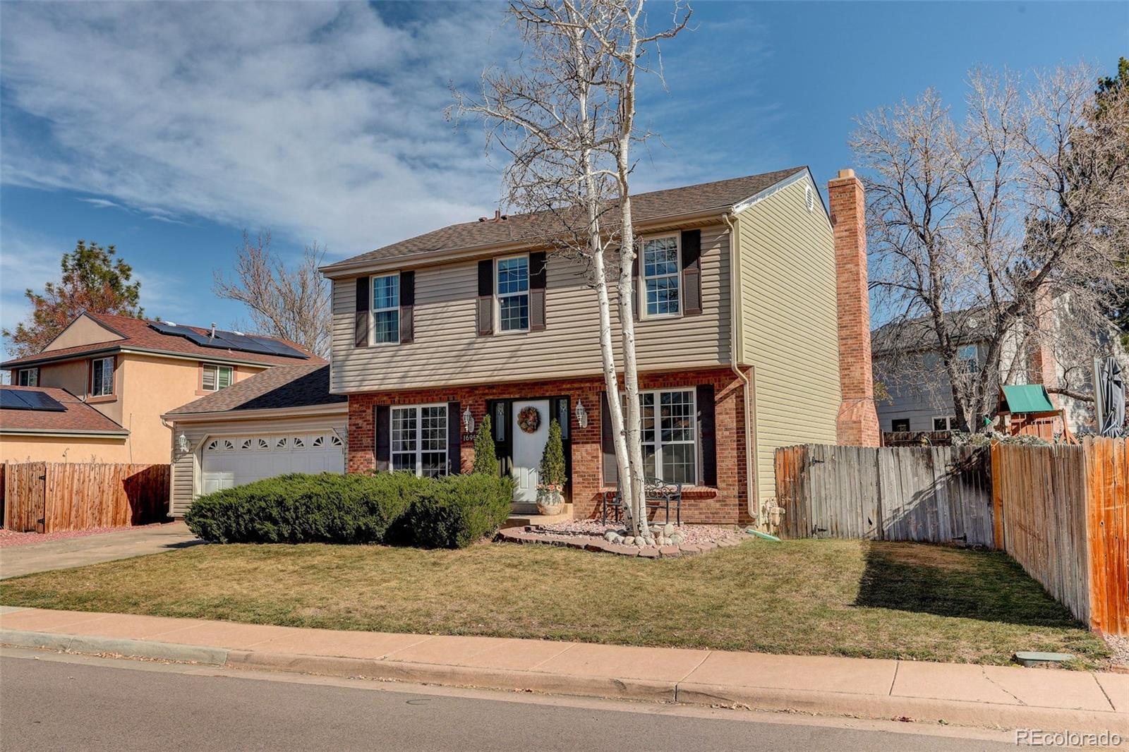 Centennial, Colorado, 80015, United States, 4 Bedrooms Bedrooms, ,2 BathroomsBathrooms,Residential,For Sale,1988993