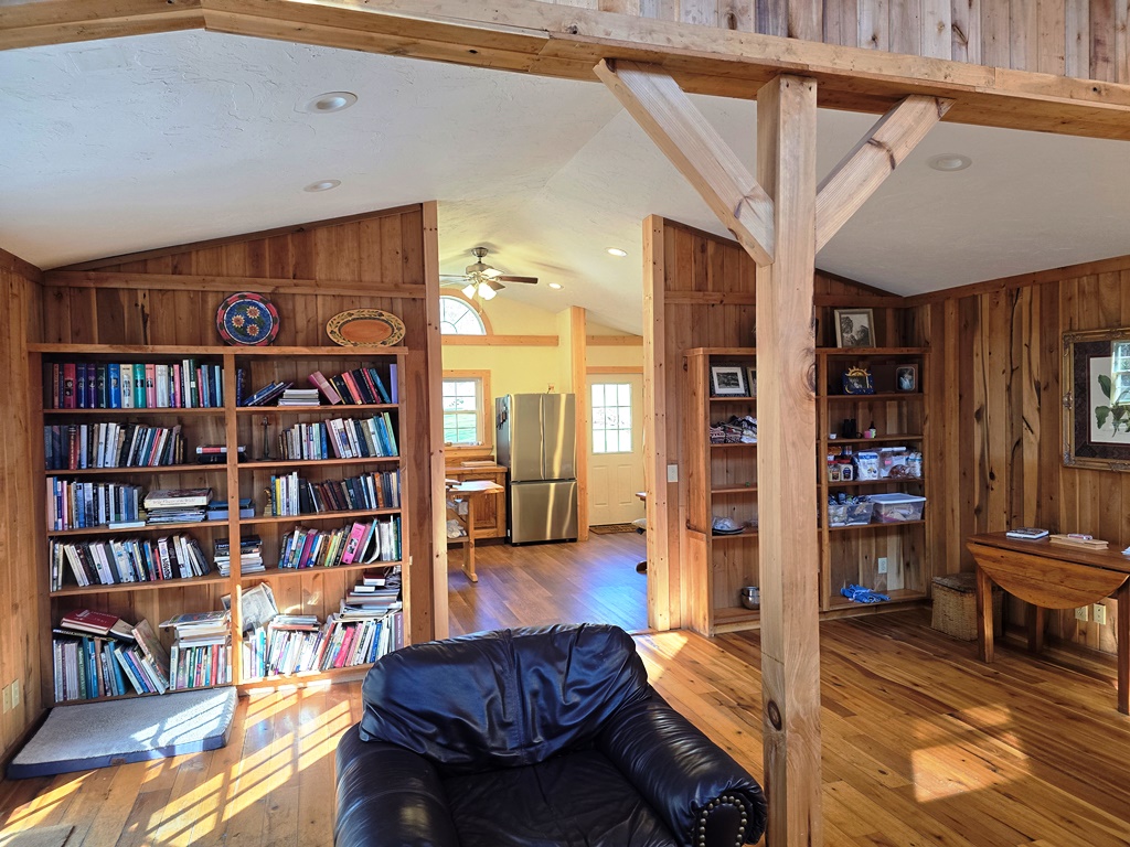 Lansing, North Carolina, 28643, United States, 1 Bedroom Bedrooms, ,1 BathroomBathrooms,Residential,For Sale,1974304