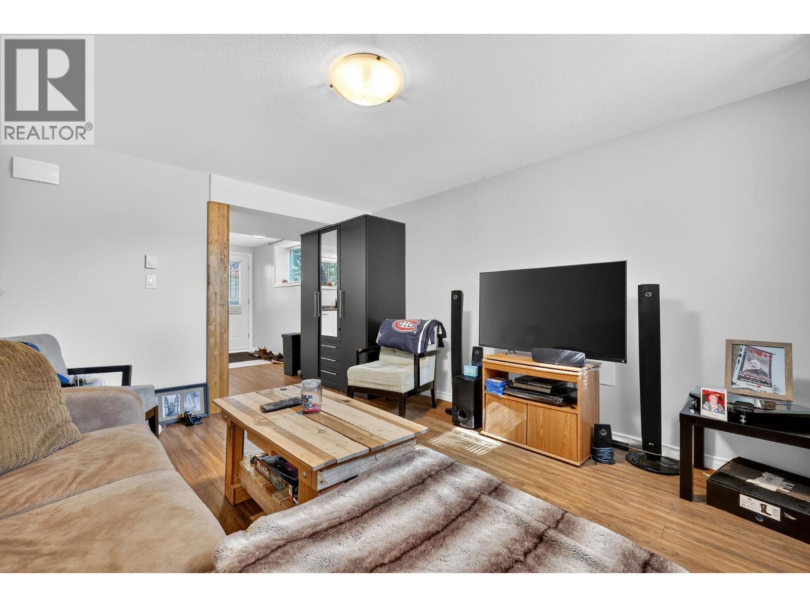 KELOWNA, British Columbia, V1X 1C4, CA, 5 Bedrooms Bedrooms, ,3 BathroomsBathrooms,Residential,For Sale,1948235