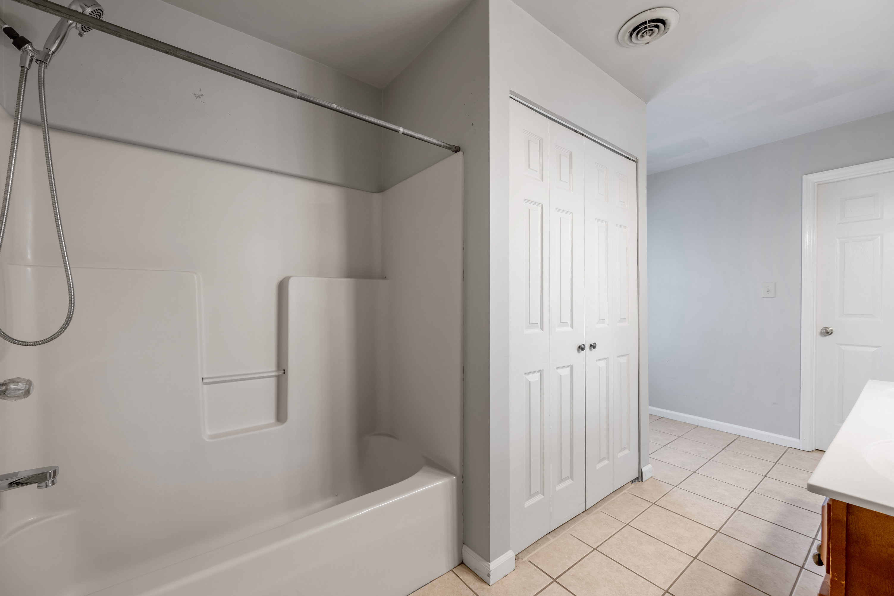  605 Keene-Way Drive - 物件實景