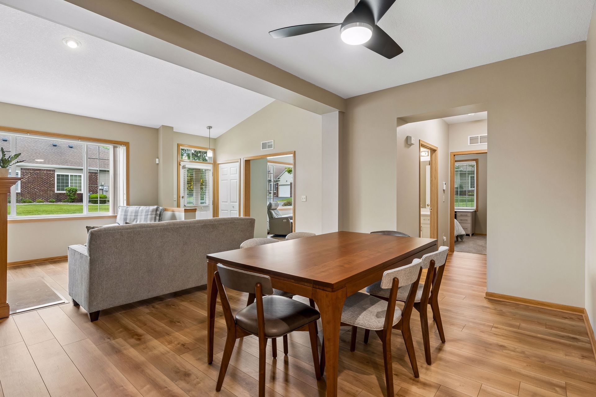  Private & Inviting Cornerstone Commons Townhome - 物件實景