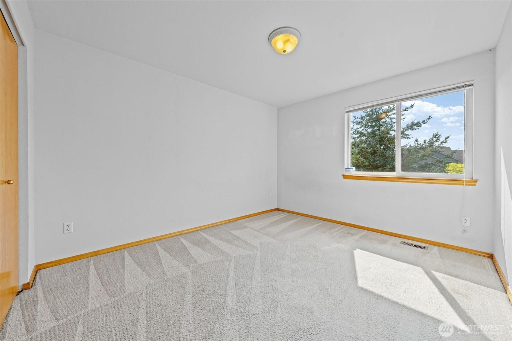 TACOMA, Washington, 98422, United States, 4 Bedrooms Bedrooms, ,3 BathroomsBathrooms,Residential,For Sale,1948002