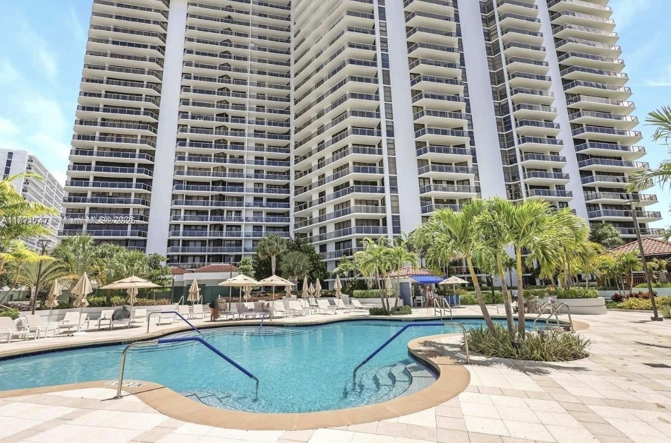 Aventura, Florida, 33180, United States, 2 Bedrooms Bedrooms, ,2 BathroomsBathrooms,Residential,For Sale,1939404
