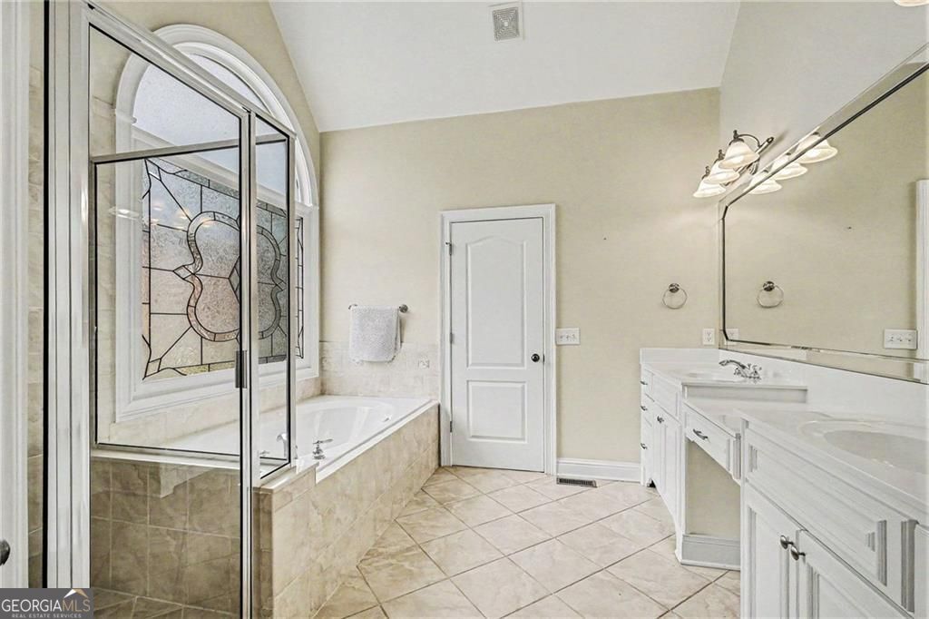 Flowery Branch, Georgia, 30542, United States, 6 Bedrooms Bedrooms, ,5 BathroomsBathrooms,Residential,For Sale,2043062