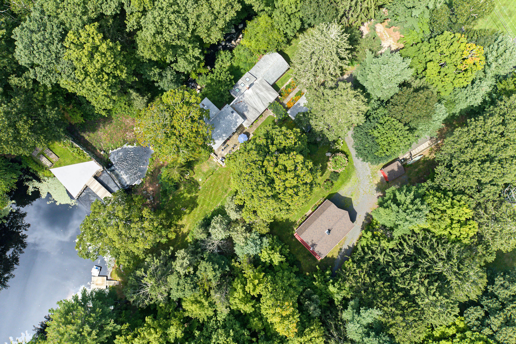  Secluded Country Oasis Nestled on 13 Acres of Privacy - 物件實景