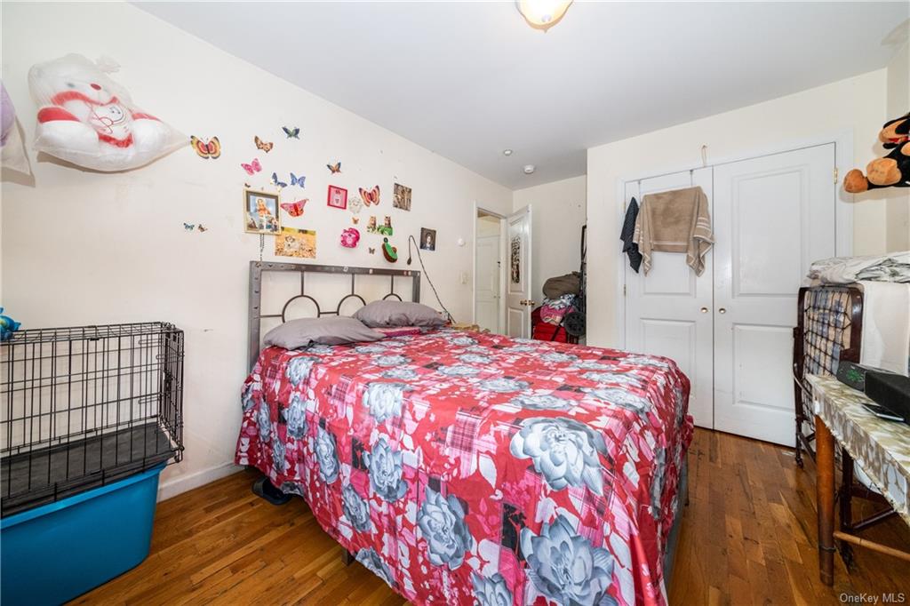 Bronx, New York, 10461, United States, 9 Bedrooms Bedrooms, ,Residential,For Sale,1977043