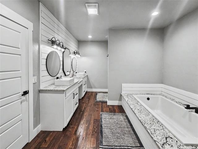 Tahlequah, Oklahoma, 74464, United States, 4 Bedrooms Bedrooms, ,4 BathroomsBathrooms,Residential,For Sale,2040103