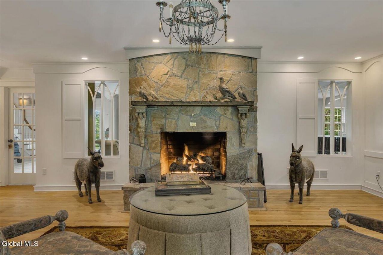 Queensbury, New York, 12804, United States, 4 Bedrooms Bedrooms, ,4 BathroomsBathrooms,Residential,For Sale,2003440