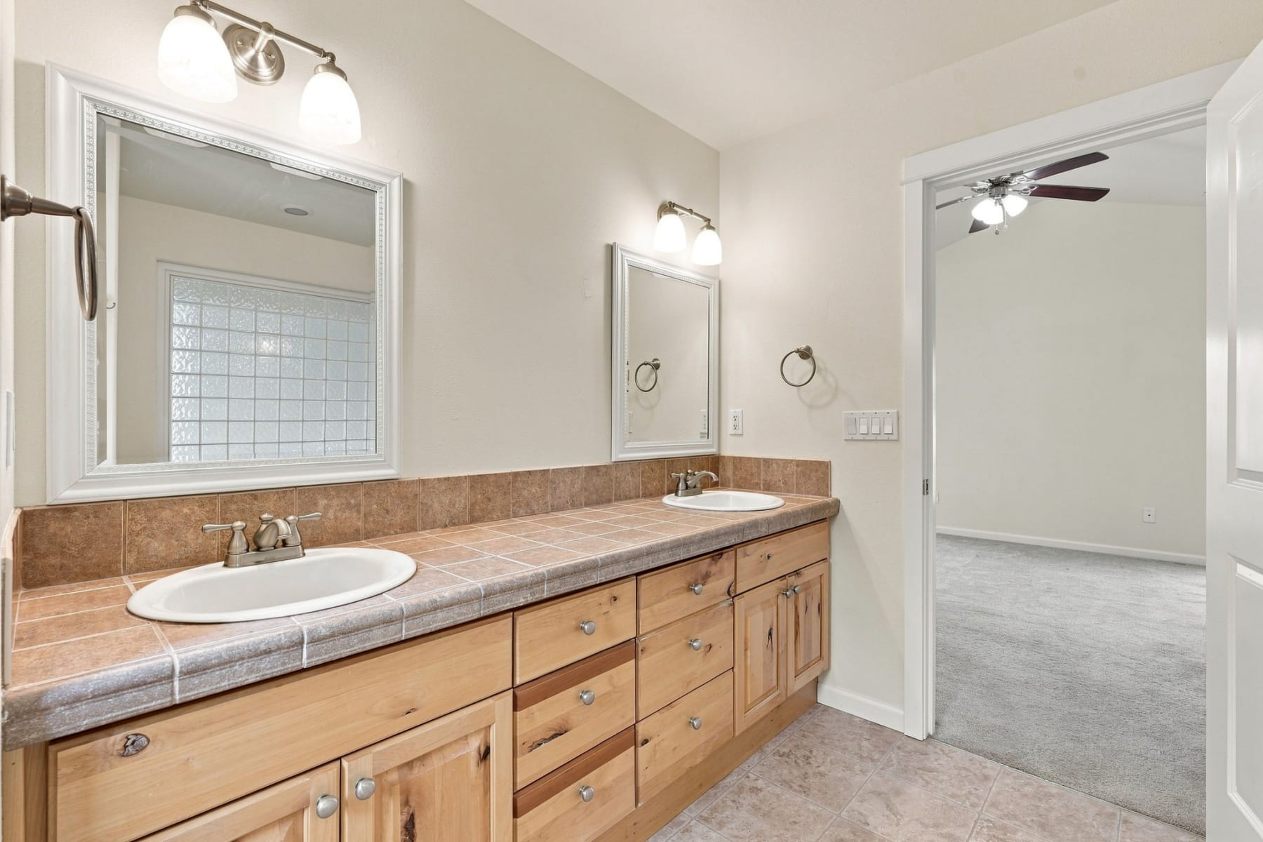  2526 NW Awbrey Road Bend, OR 97703 - 物件實景