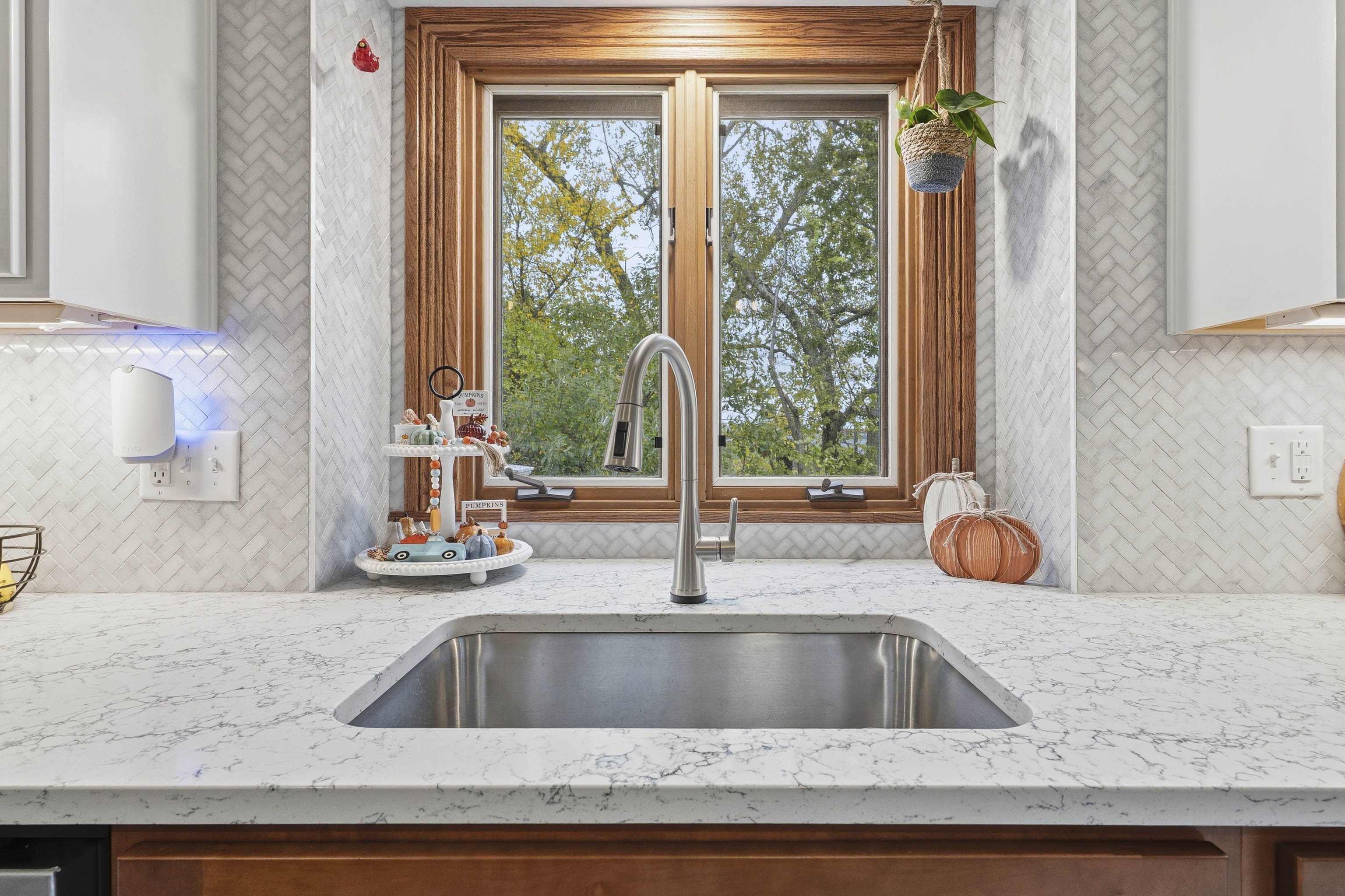 Manhattan, Kansas, 66503, United States, 4 Bedrooms Bedrooms, ,4 BathroomsBathrooms,Residential,For Sale,1985204