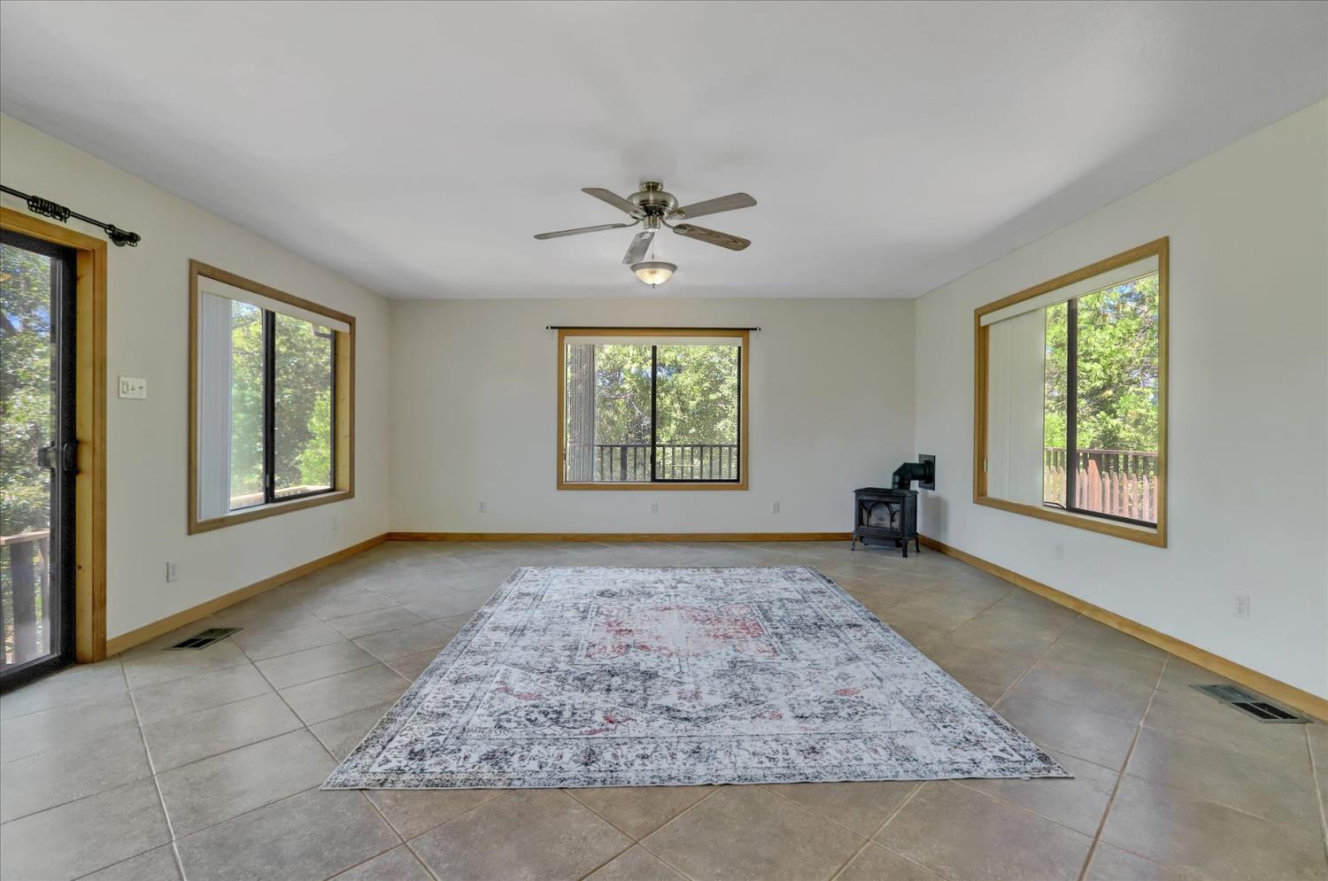 Nevada City, California, 95959, United States, 2 Bedrooms Bedrooms, ,2 BathroomsBathrooms,Residential,For Sale,1982530