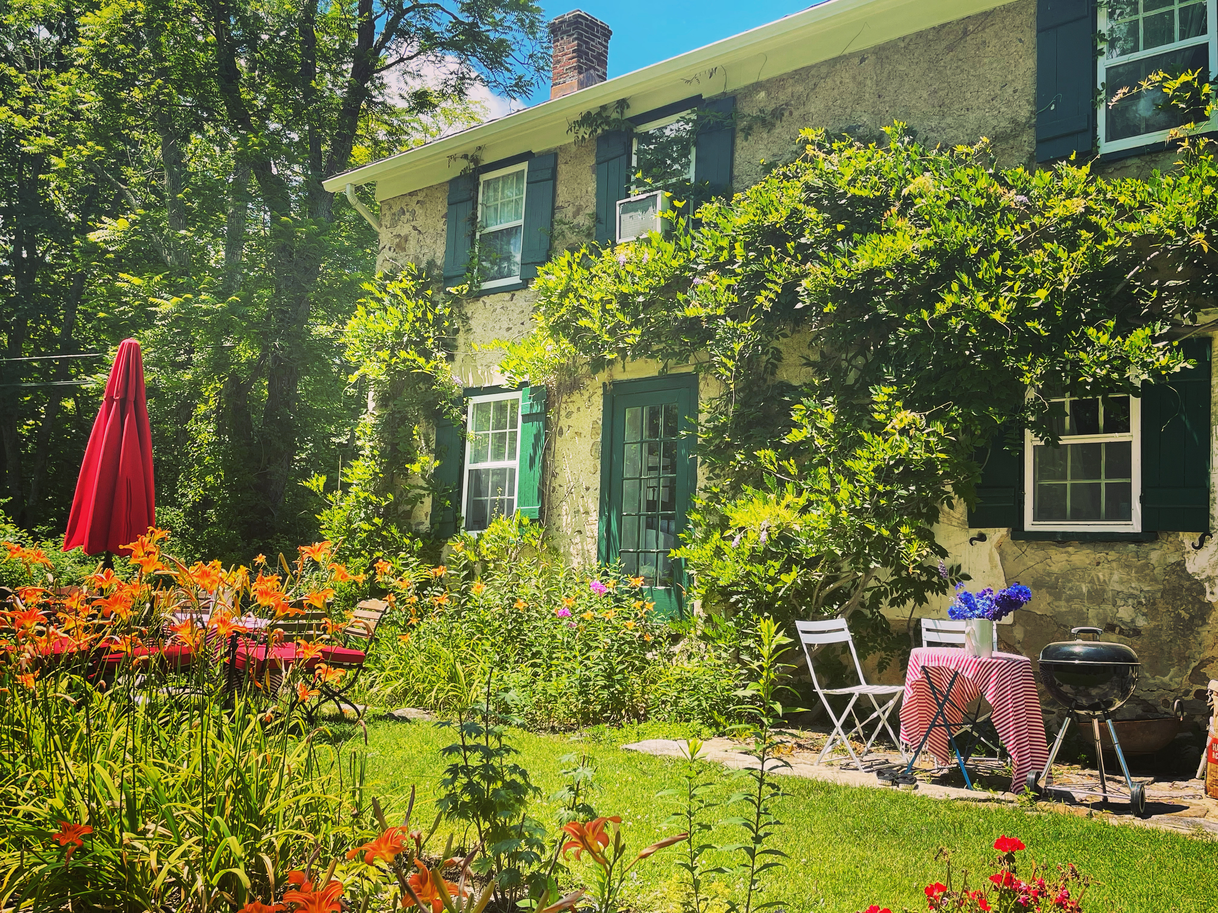  Exceptional Antique Estate Offers Two Distinct Properties on One Property - 物件實景