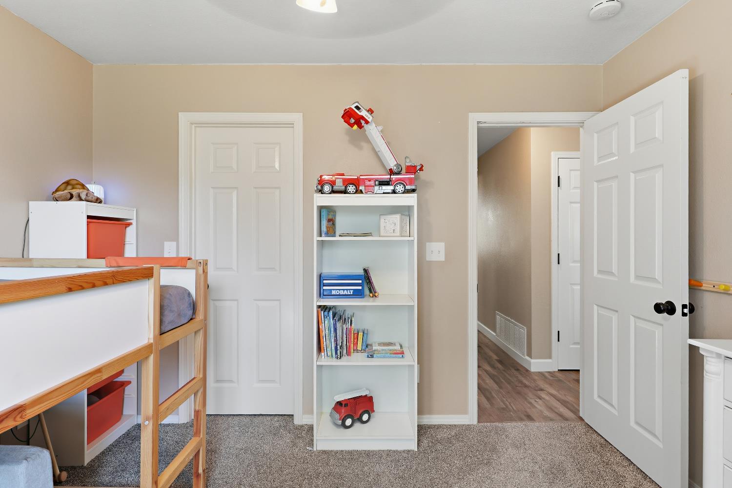 Le Grand, California, 95333, United States, 4 Bedrooms Bedrooms, ,3 BathroomsBathrooms,Residential,For Sale,1977955