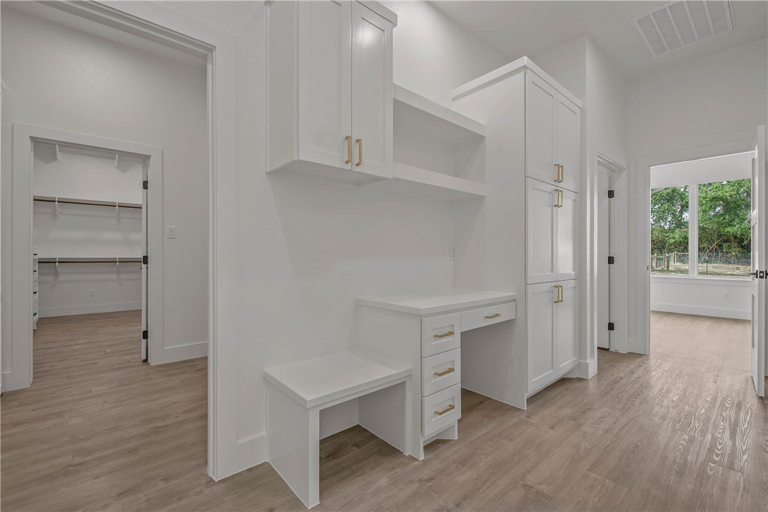 Franklin, Texas, 77856, United States, 4 Bedrooms Bedrooms, ,4 BathroomsBathrooms,Residential,For Sale,1920948