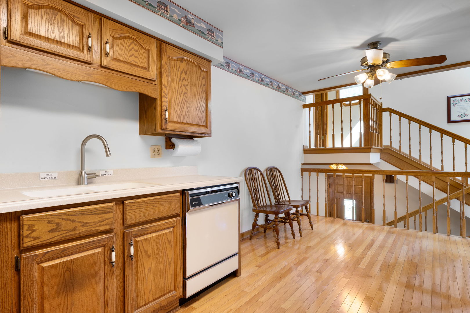 Palatine, Illinois, 60067, United States, 5 Bedrooms Bedrooms, ,3 BathroomsBathrooms,Residential,For Sale,1901159