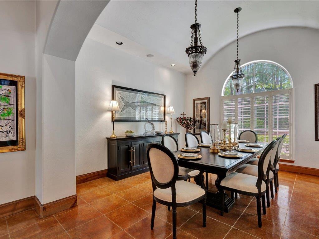 Lufkin, Texas, 75901, United States, 4 Bedrooms Bedrooms, ,5 BathroomsBathrooms,Residential,For Sale,1979665