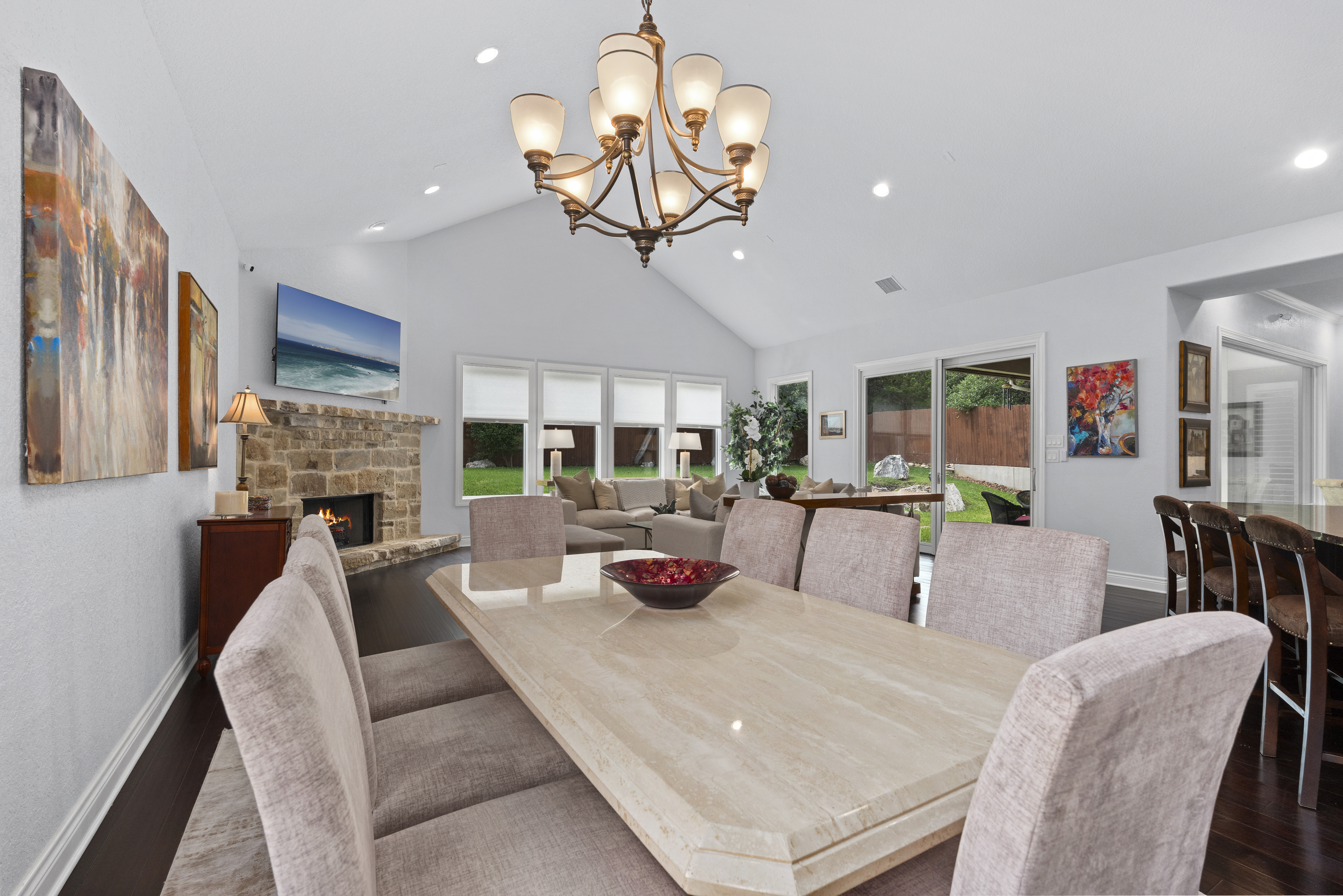  Remodeled Estate Living in Rogers Ranch - 物件實景
