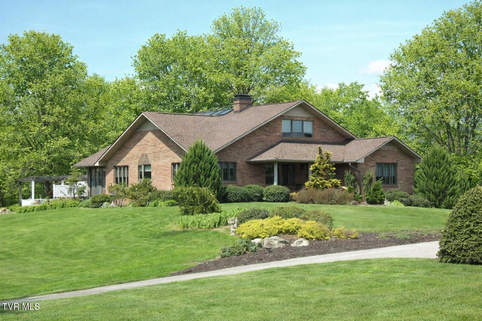 Jonesborough, Tennessee, 37659, United States, 6 Bedrooms Bedrooms, ,6 BathroomsBathrooms,Residential,For Sale,2011777