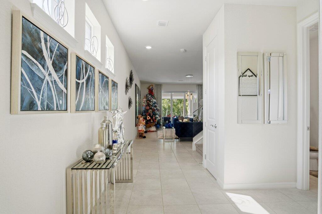 Hollywood, Florida, 33021, United States, 5 Bedrooms Bedrooms, ,3 BathroomsBathrooms,Residential,For Sale,1990187