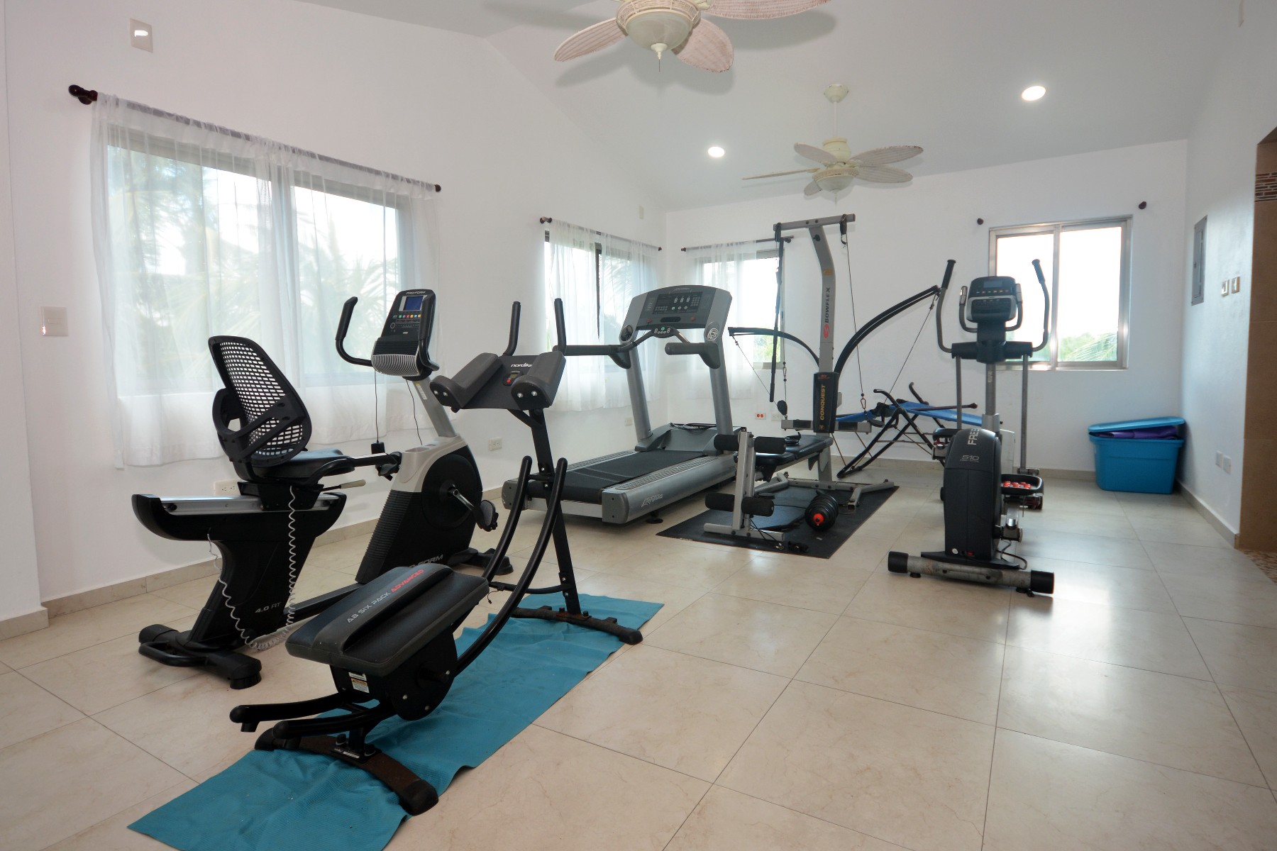  DUPLEX 8 BEDROOM HOME NEAR THE BEACH - 物件實景