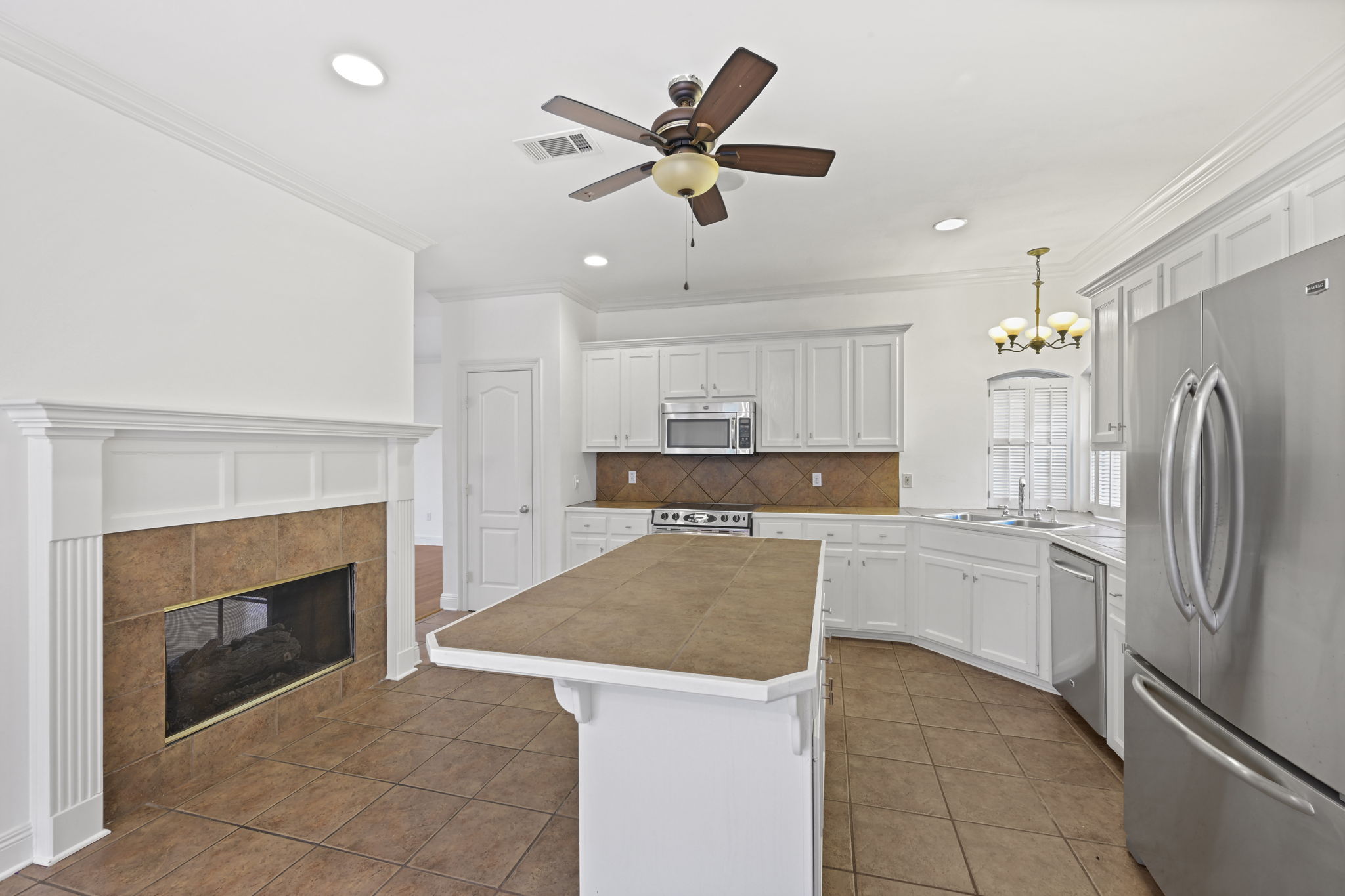 Baton Rouge, Louisiana, 70810, United States, 3 Bedrooms Bedrooms, ,3 BathroomsBathrooms,Residential,For Sale,1989243