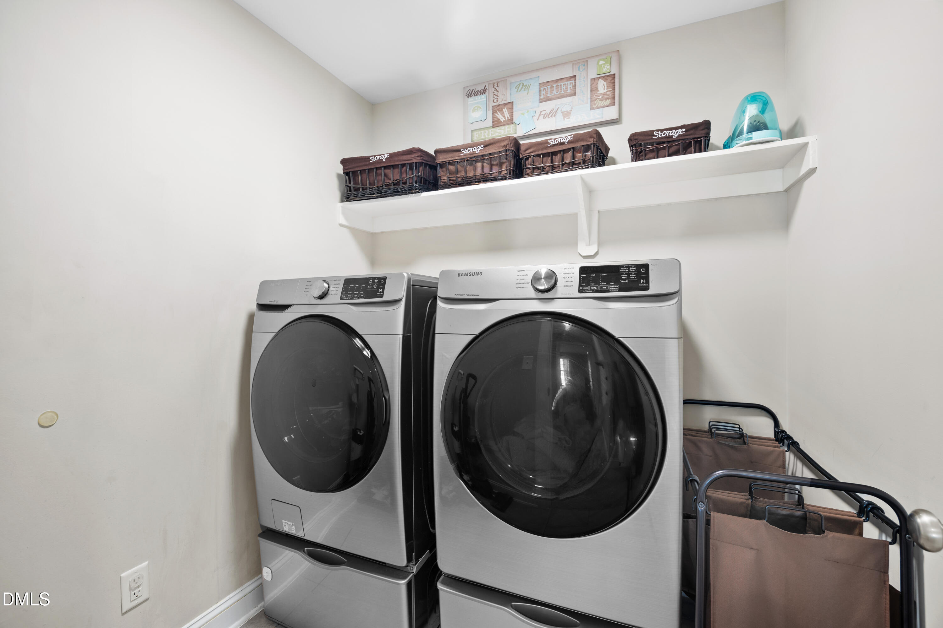 Fuquay Varina, North Carolina, 27526, United States, 5 Bedrooms Bedrooms, ,4 BathroomsBathrooms,Residential,For Sale,1990818